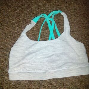 Lululemon size 4 sports bra